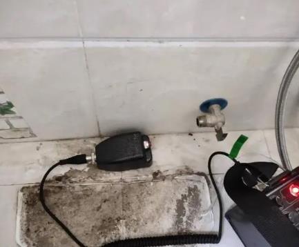 双流屋顶漏水维修公司分享下卫生间漏水的危害及解决方法